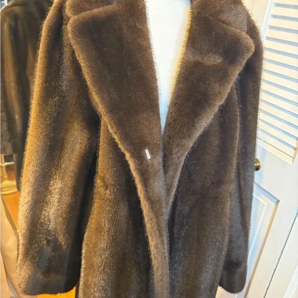 Classic Women's Brown Faux Fur Coat - Picture 3 of 12
